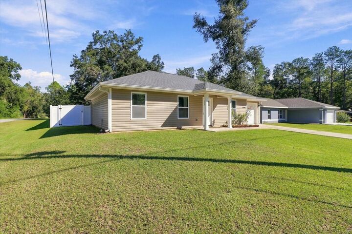 Property Photo:  20945 SW Robin Drive  FL 34431 