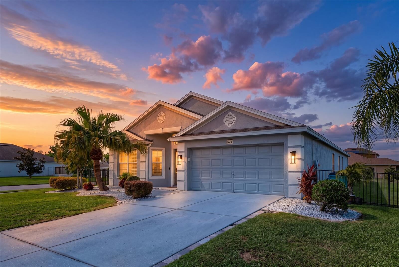 Property Photo:  7619 Crescent Palm Drive  FL 33545 
