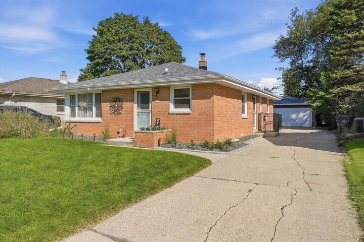 Property Photo:  5446 S 113th St  WI 53130 