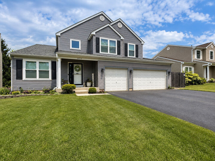 Property Photo:  2072 Norwich Drive  IL 60103 