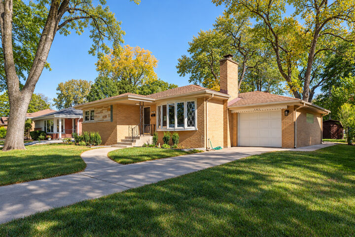 Property Photo: 307 N Patton Avenue IL 60005