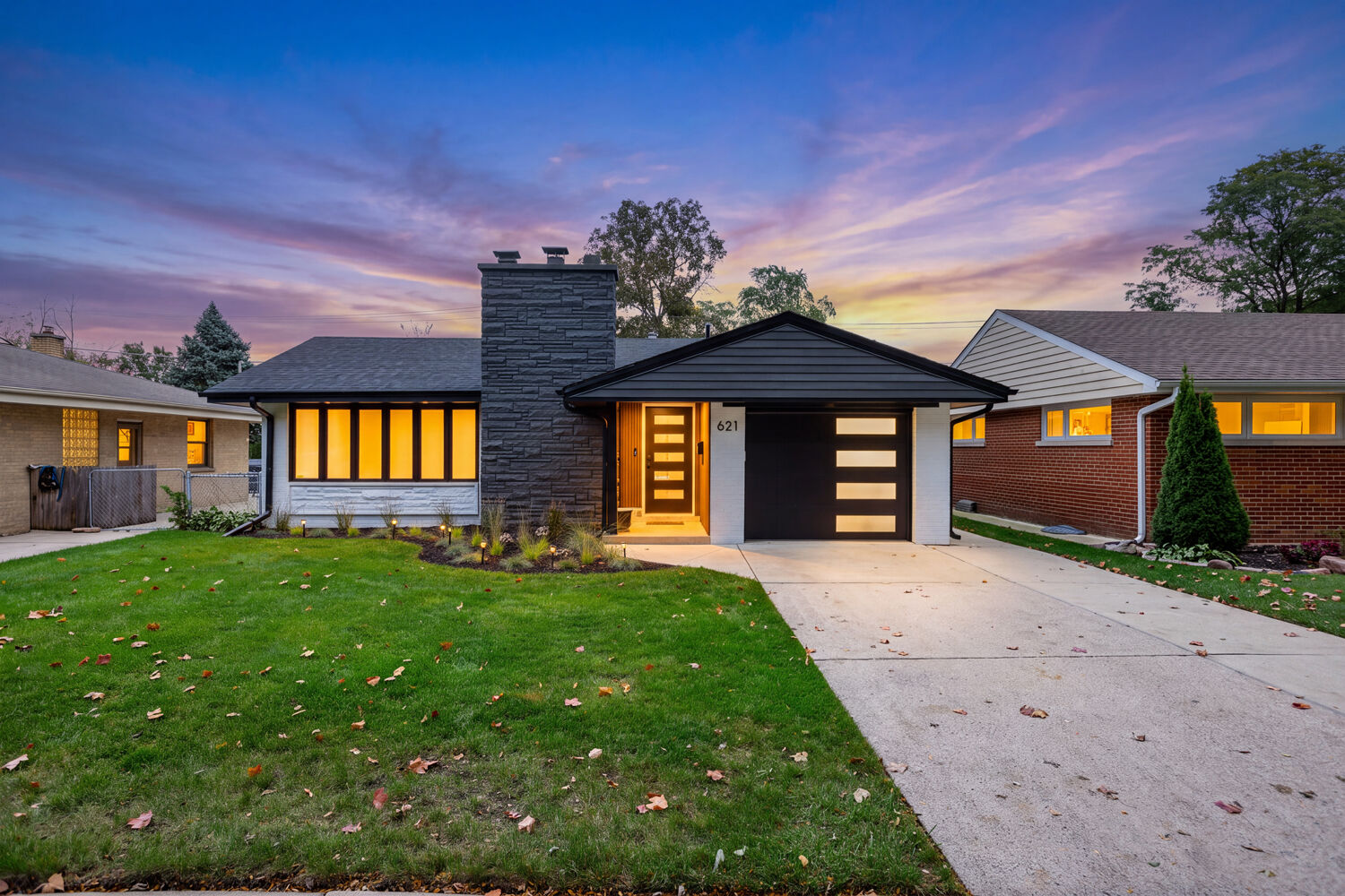 Property Photo:  621 N Hamlin Avenue  IL 60068 