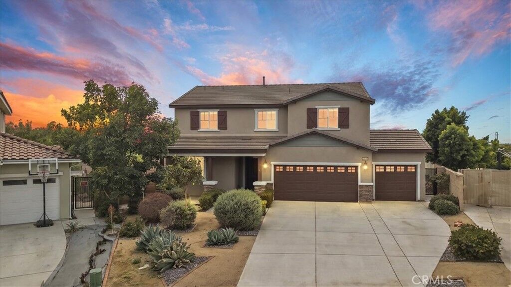 Property Photo:  15197 Planger Lane  CA 92336 