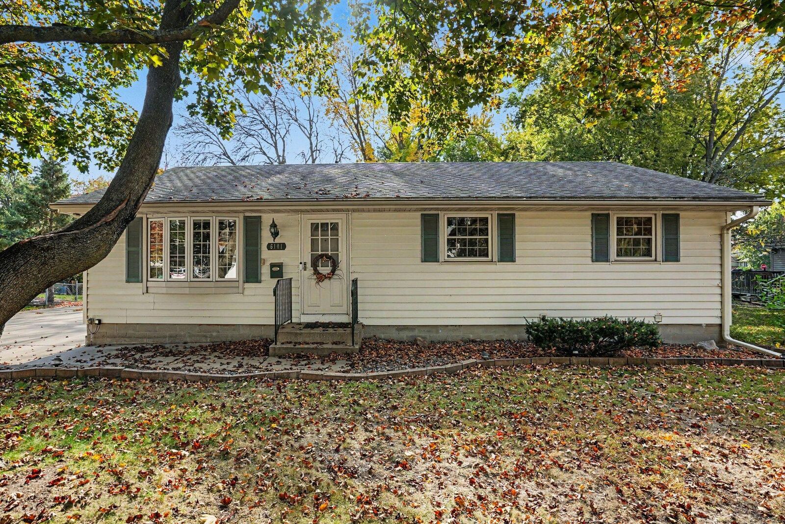 Property Photo:  6101 Century Boulevard  MN 55429 