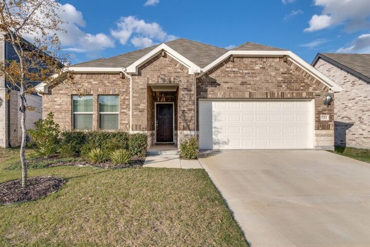 Property Photo: 753 Poppy Lane TX 75166