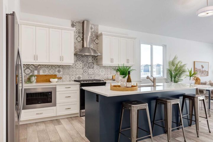 Property Photo:  406 Montrose Green SE  AB T1V 0K8 