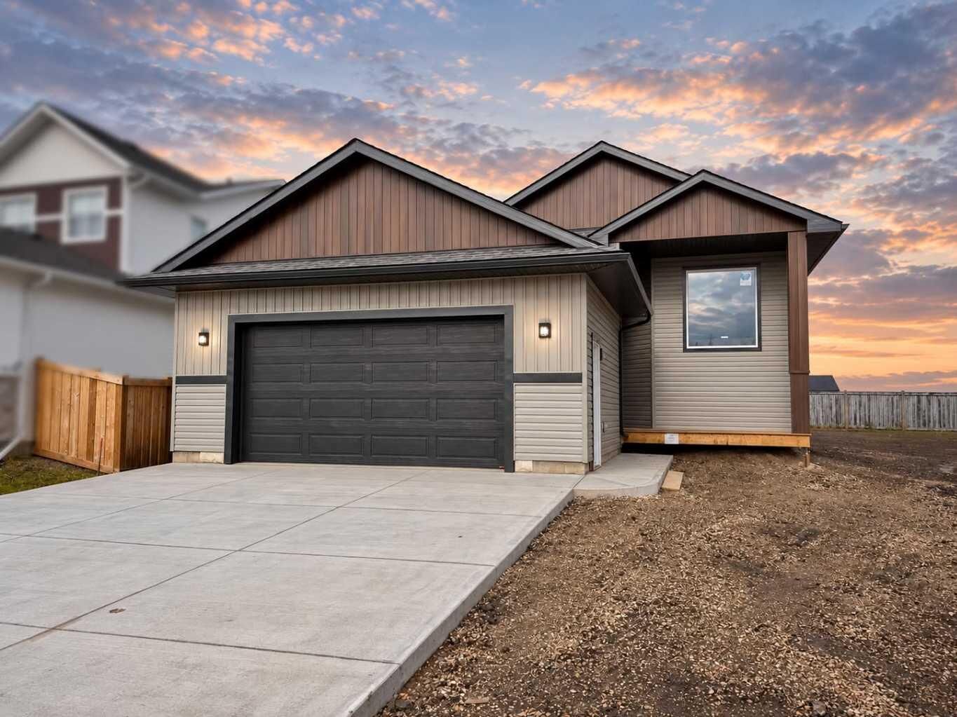 Property Photo:  8706 83 Avenue  AB T8X 0R7 