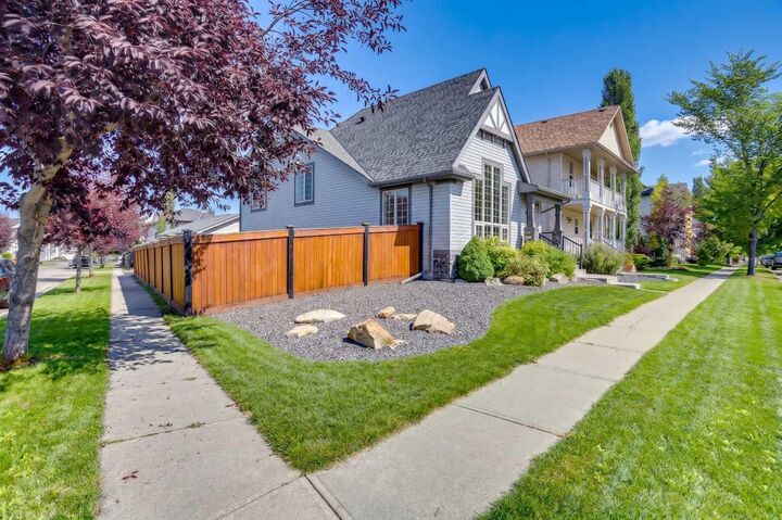 Property Photo:  108 Elgin Manor SE  AB T2Z 4N3 