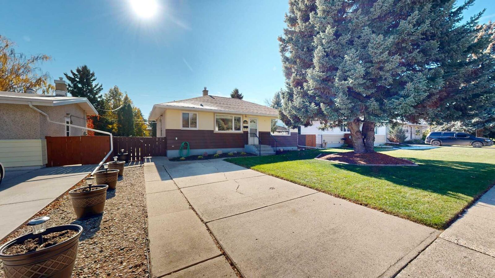 Property Photo:  1416 18 Avenue S  AB T1K 1B7 