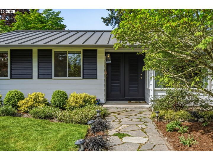 Property Photo: 1555 SW 132nd Ave OR 97005