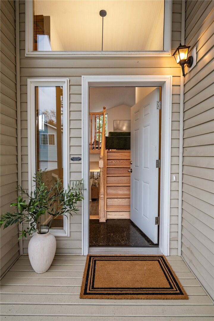 Property Photo:  1508 SW Webster Street B  WA 98106 