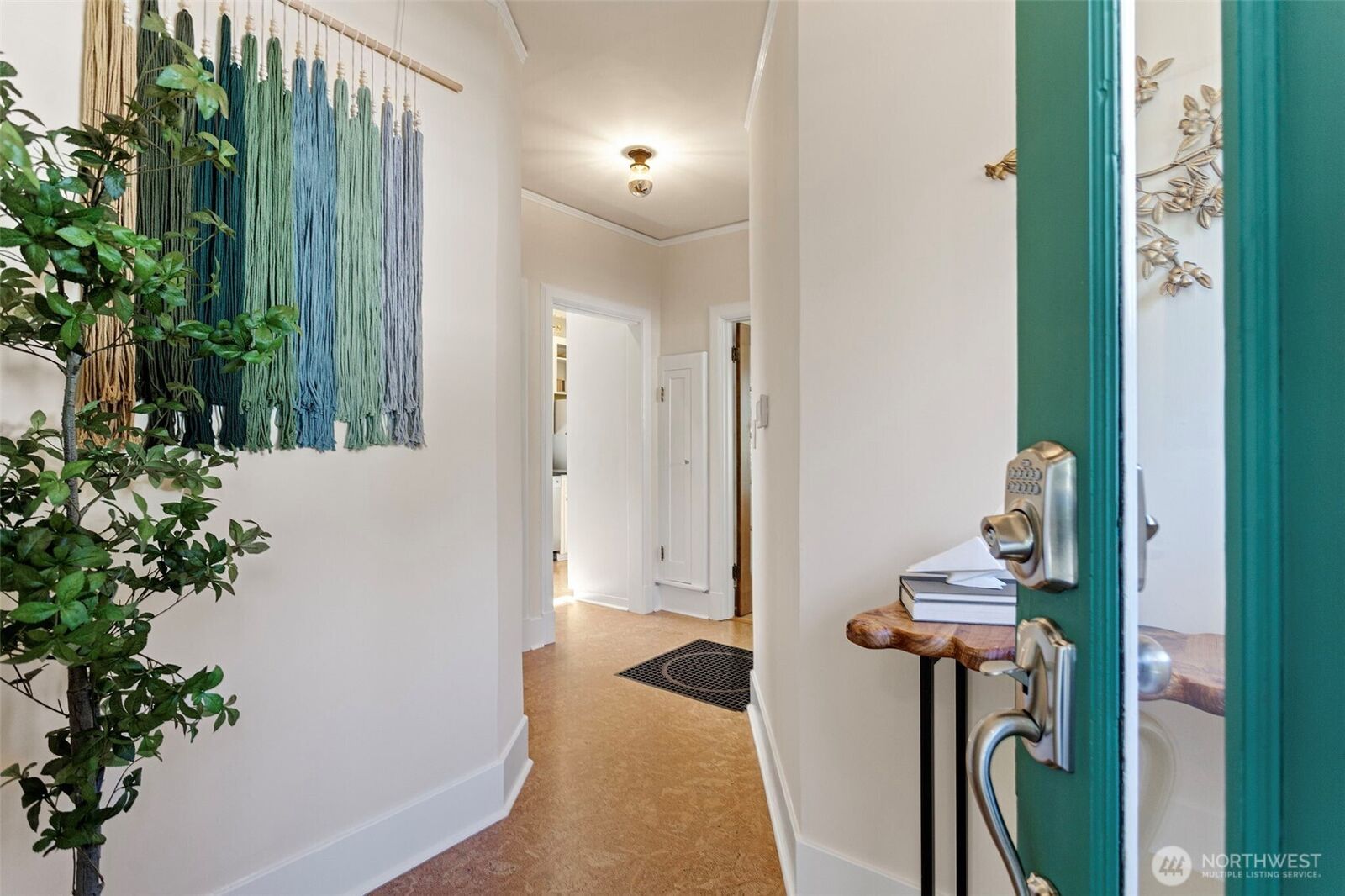 Property Photo:  911  Yakima Avenue S  WA 98144 