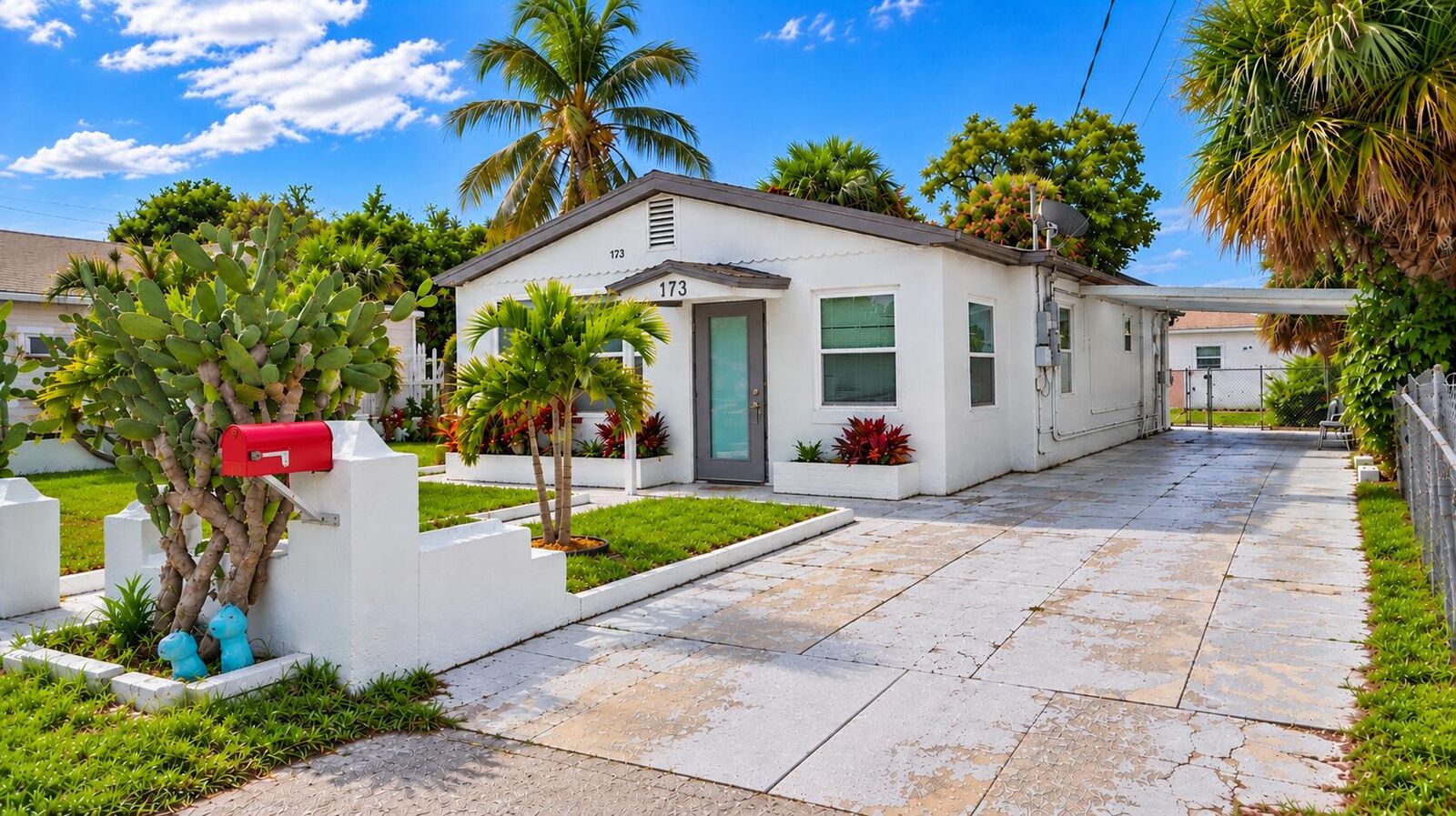 Property Photo:  173 W 16th Street  FL 33404 