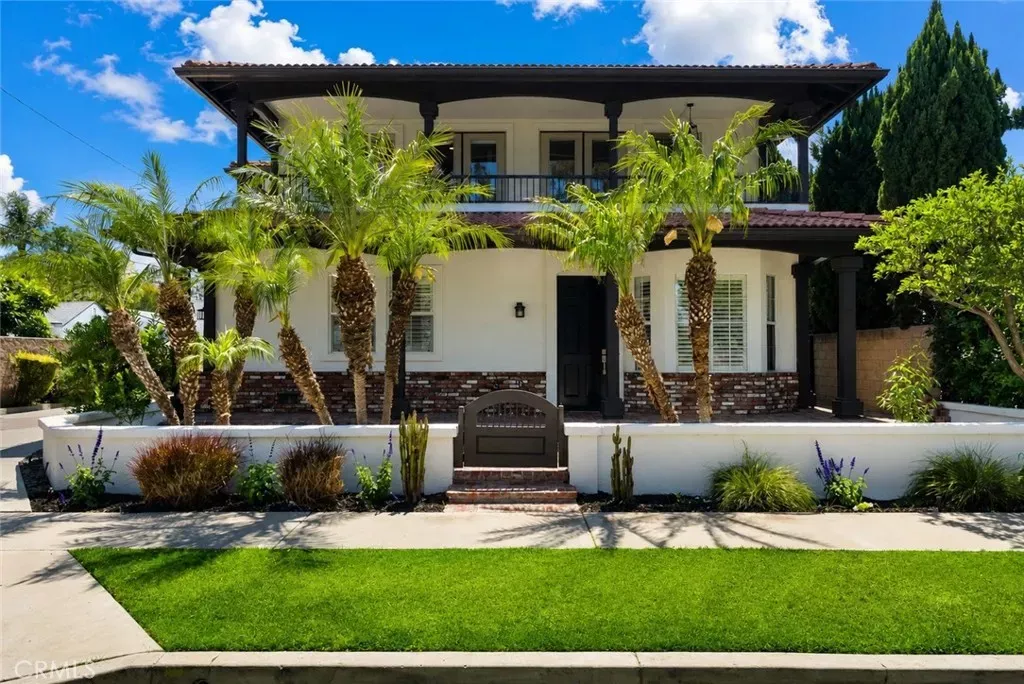 Property Photo: 267 Mesa Dr CA 92627