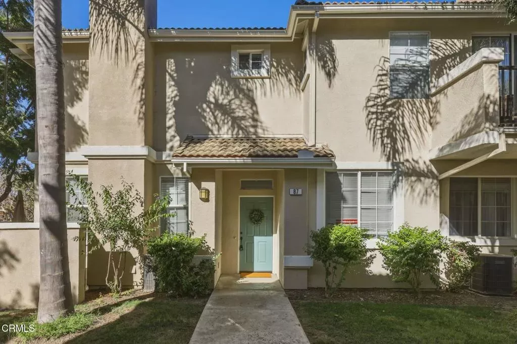 Property Photo:  87 W Shoshone Street  CA 93001 