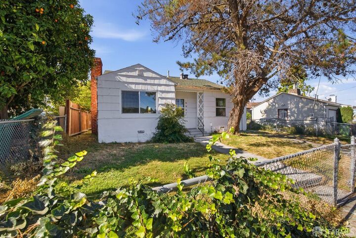 Property Photo: 9917 Cherry Street CA 94603