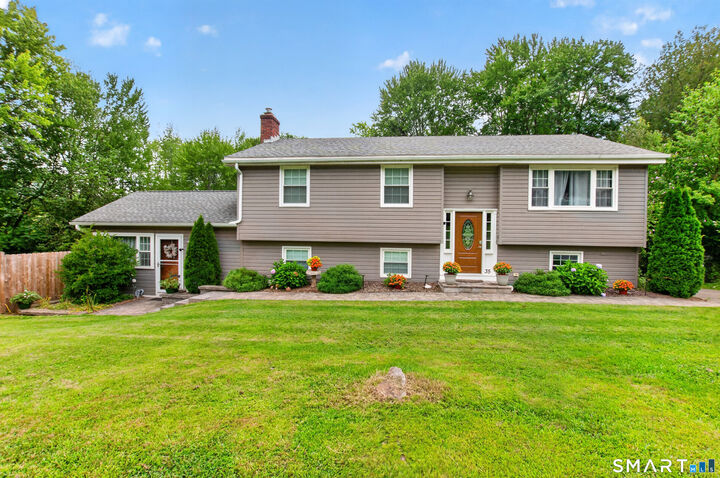 Property Photo:  35 Glendale Road  CT 06040 
