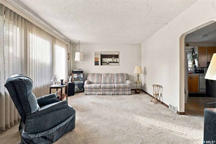 Property Photo:  3030 Elphinstone Street  SK S4S 2A5 