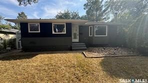 Property Photo:  61 Bannister Avenue  SK S4R 5K8 