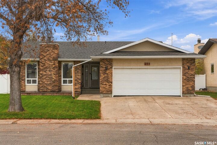 Property Photo:  231 Williston Drive  SK S4X 2H3 
