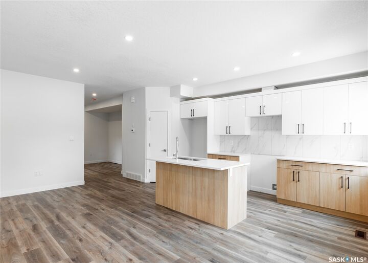 Property Photo:  4515 Green Brooks Way E  SK S4V 3K5 