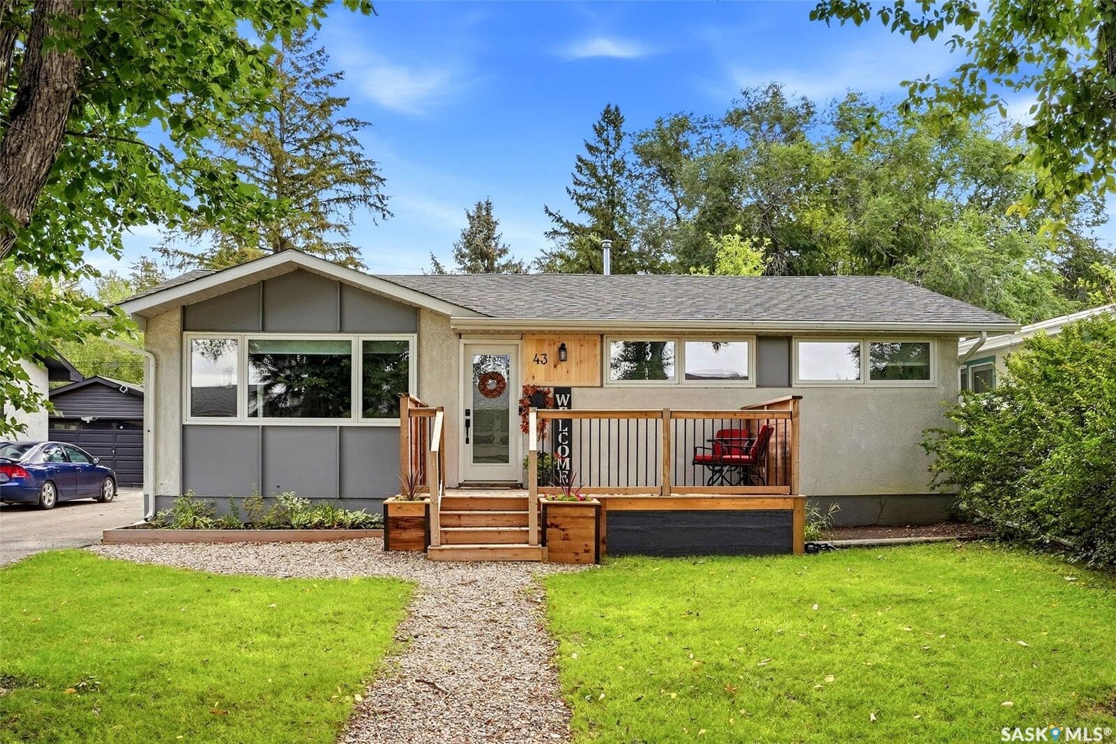 Property Photo:  43 Richardson Crescent  SK S4S 4J2 