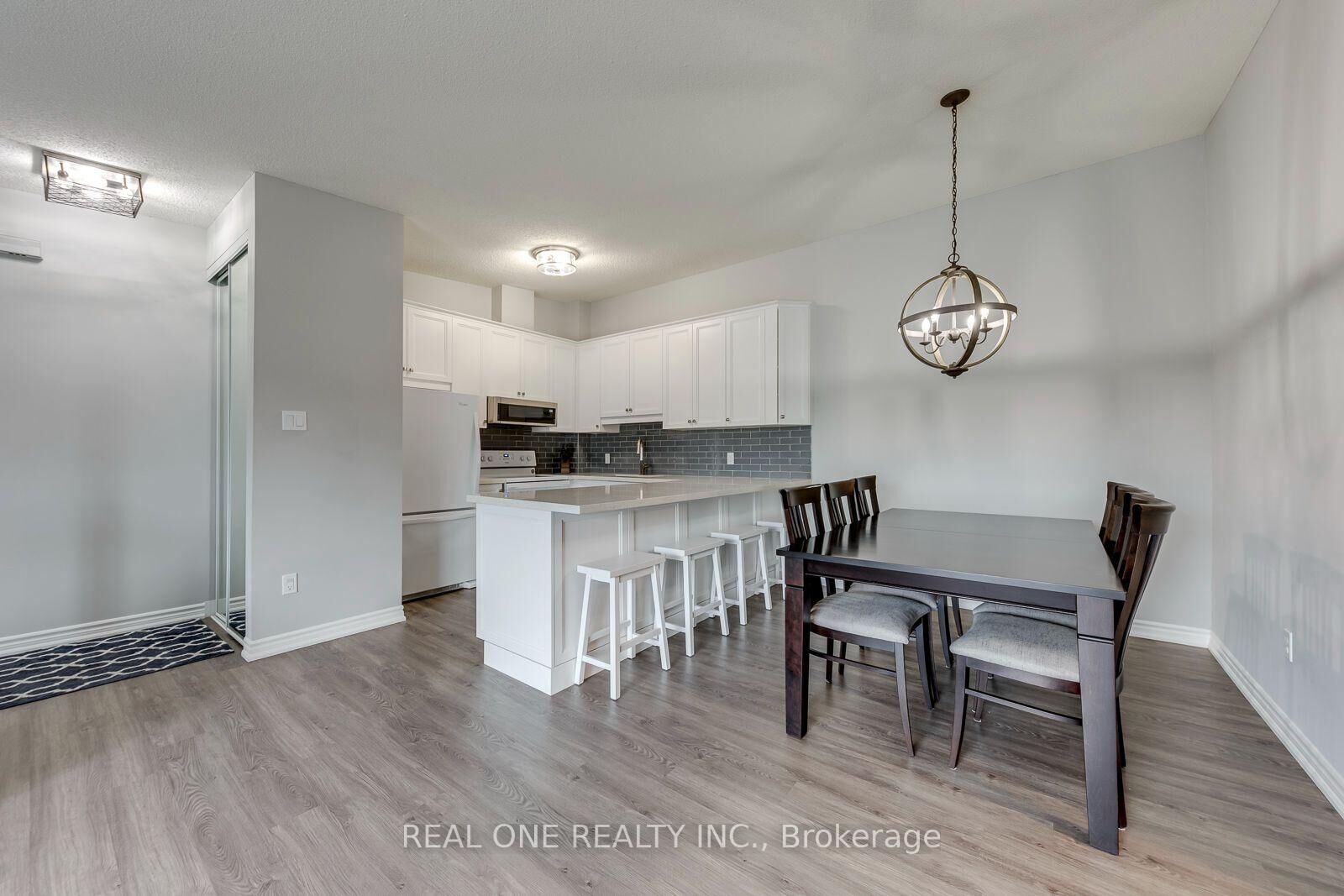 Property Photo:  1701 Lampman Avenue 707  ON L7L 6R7 