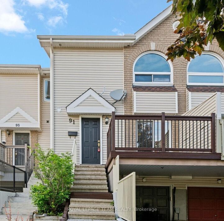 Property Photo:  91 Thornbury Crescent  ON K2G 6C4 