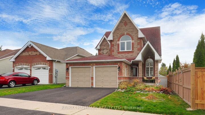 Property Photo: 1035 Beatrice Street E Upper ON L1K 2L3