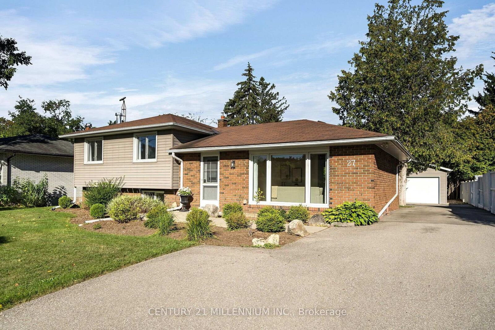 Property Photo: 27 Dundas Street W ON N0B 1T0