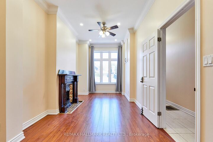 Property Photo:  95 Wolseley Street  ON M5T 1A4 