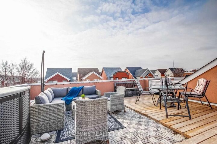 Property Photo:  2400 Munn's Avenue D  ON L6H 6G9 