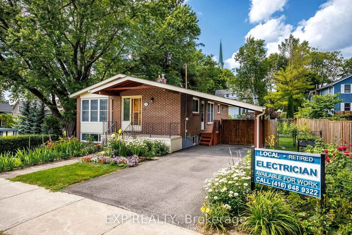 Property Photo:  30 Harrison Avenue  ON L4G 1E1 