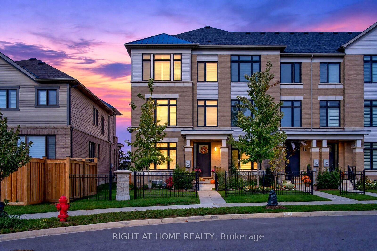 Property Photo:  26 Freedom Crescent  ON L0R 1W0 