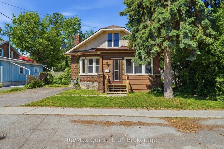 Property Photo:  8 Dunbar Street  ON K8P 3R5 