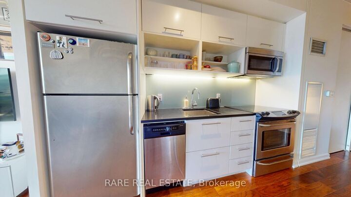 Property Photo:  47 Lower River Street 542  ON M5A 0G1 
