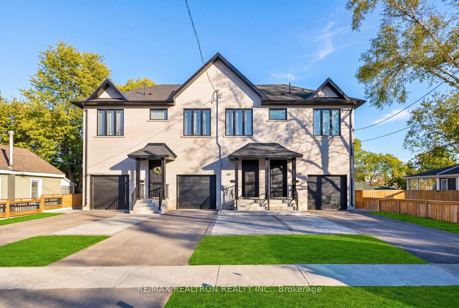 Property Photo:  101 Sophia St W Street  ON L4N 1J4 