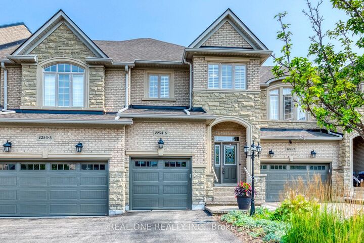 Property Photo:  2254 Rockingham Drive 6  ON L6H 7H8 