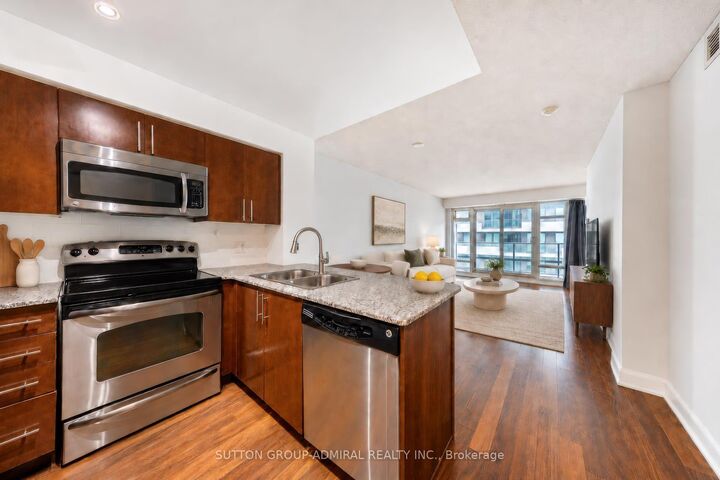 Property Photo:  2191 Yonge Street 3210  ON M4S 3H8 
