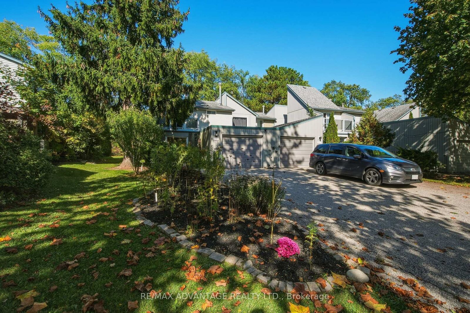 Property Photo:  659 Woodcrest Boulevard  ON N6K 1P8 