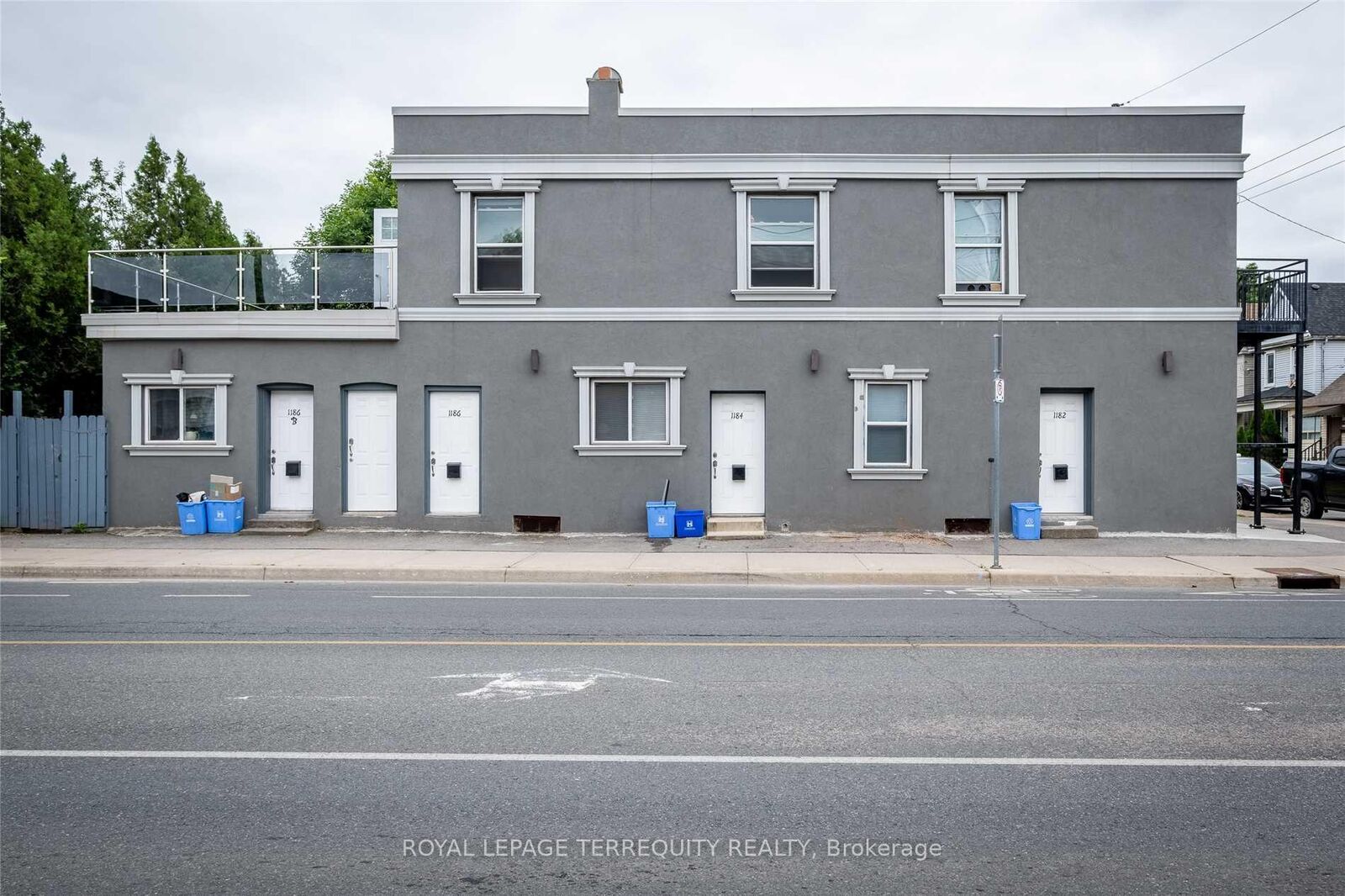 Property Photo:  1182 Cannon Street E B  ON L8L 2K3 
