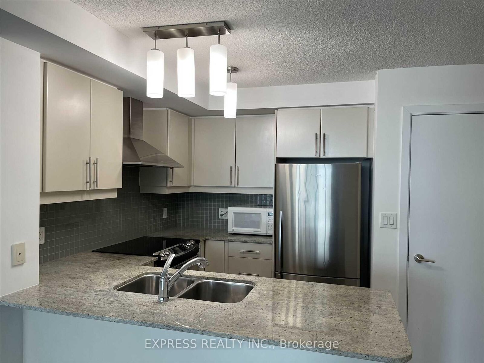 Property Photo:  18 Harbour Street 1010  ON M5J 2Z6 
