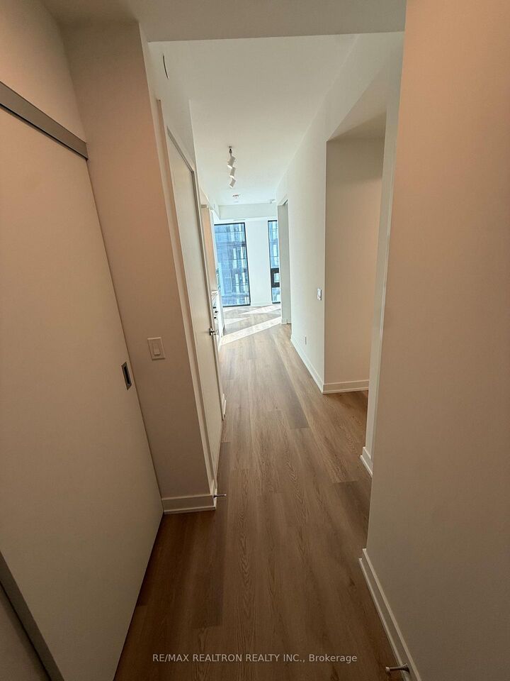 Property Photo:  101 John Street N 1617  ON L8R 0B8 