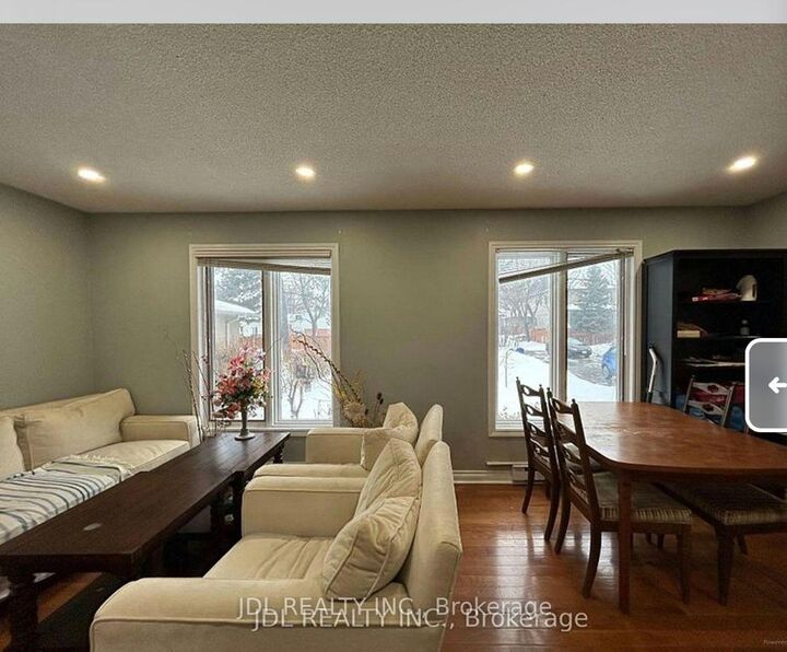Property Photo:  110 Robinson St Street One Bedroom Main Floor  ON L3P 1P1 