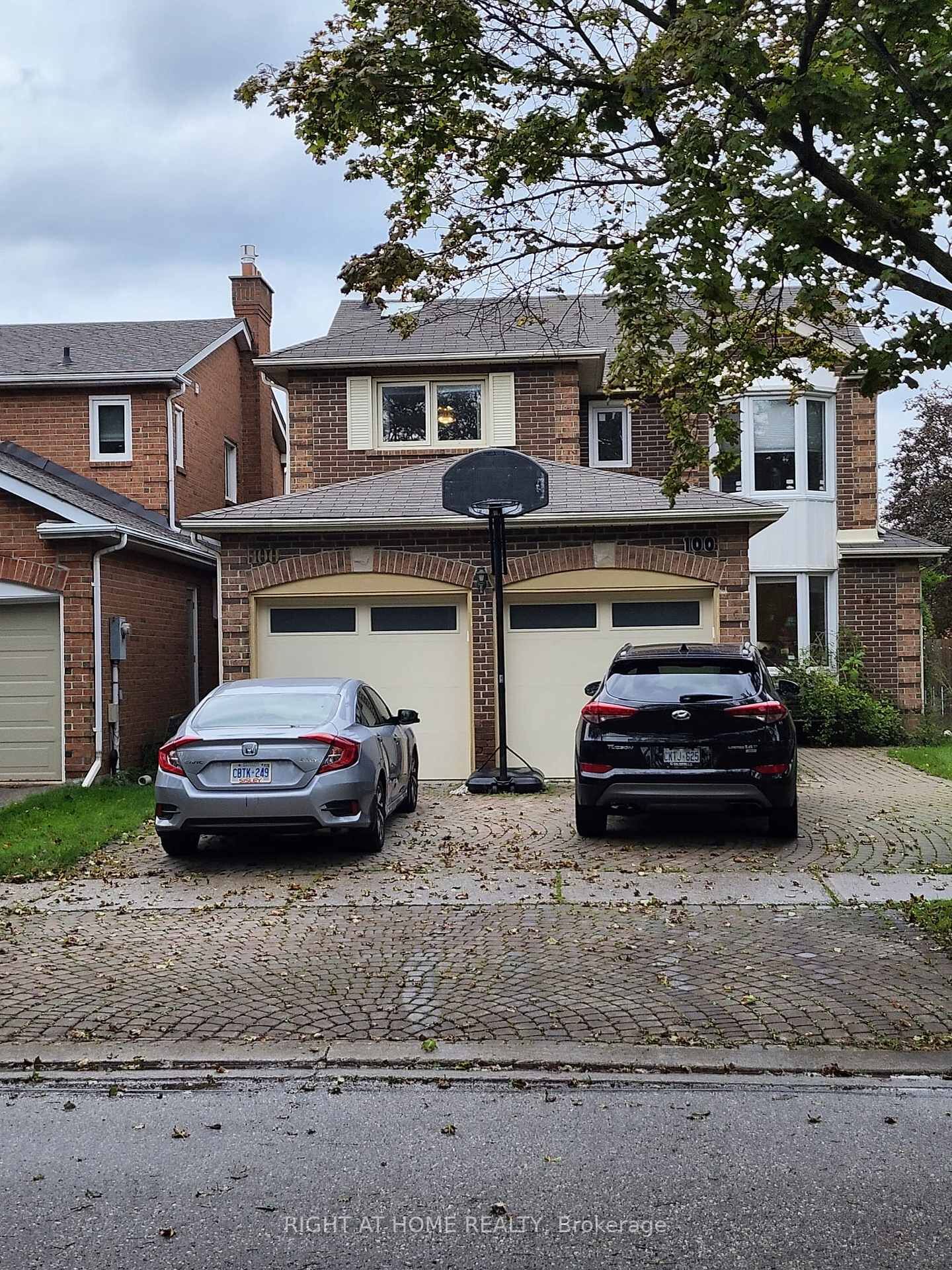 Property Photo:  100 Jessica Gardens  ON L4J 3G2 