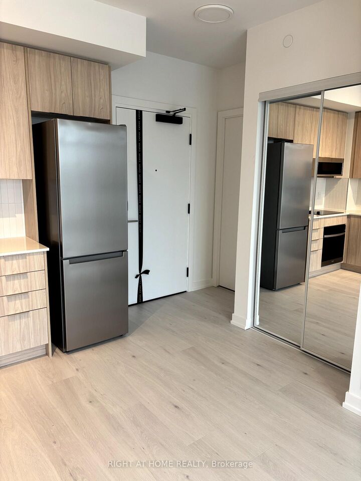 Property Photo: 2501 Saw Whet Boulevard 318 ON L6M 5N2