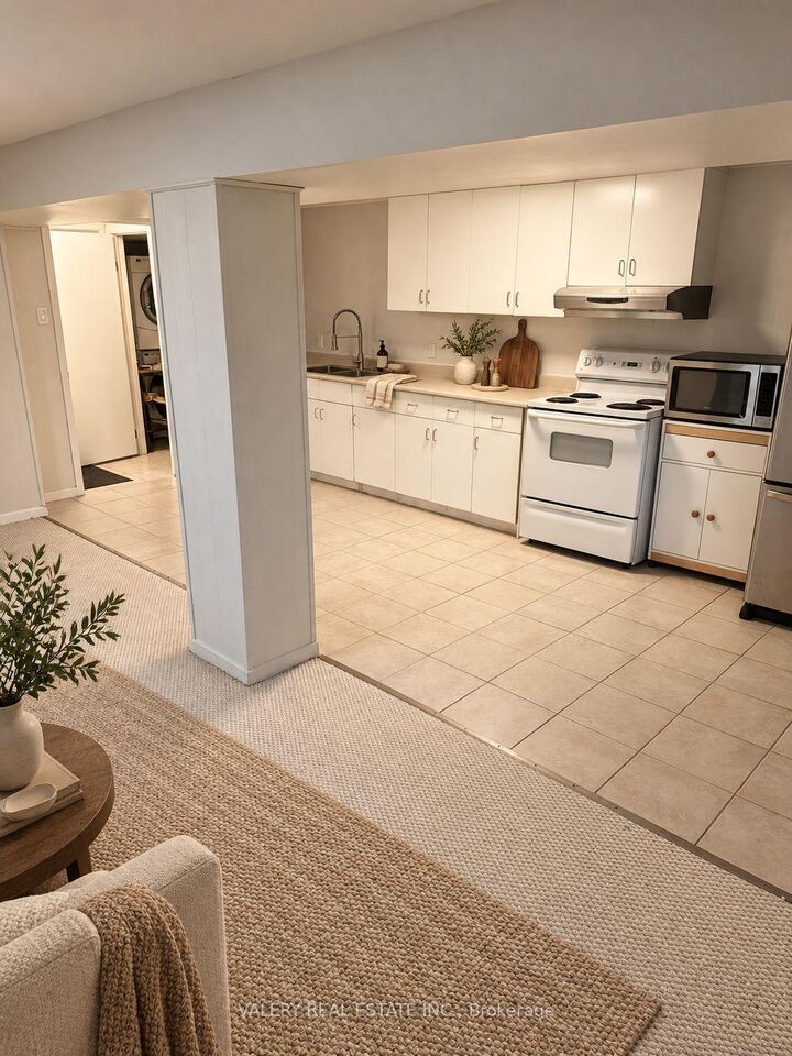 Property Photo:  1557 Hobbs Crescent Basement  ON L5J 3R8 