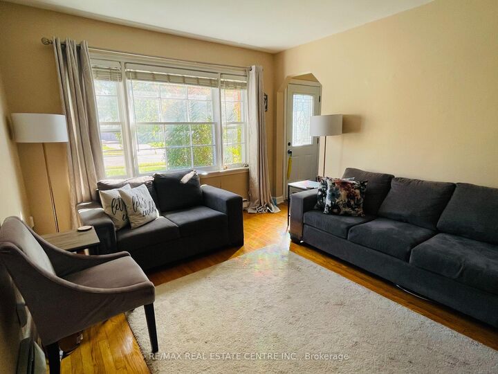 Property Photo:  34 Singleton Road Main Level  ON M1R 1H9 