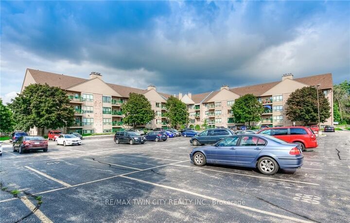 Property Photo:  15 Hofstetter Avenue 306  ON N2A 3Z7 