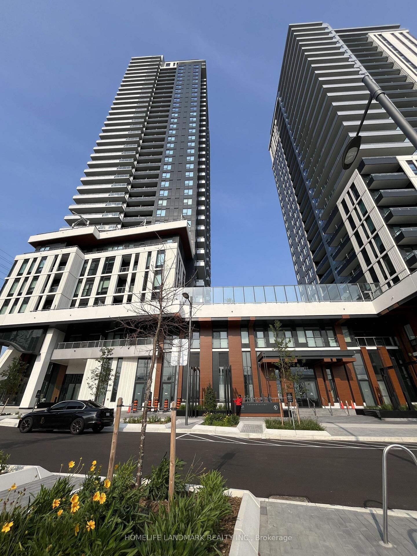 Property Photo:  2851 Highway 7 Road Tower A 2406  ON L4K 1W2 